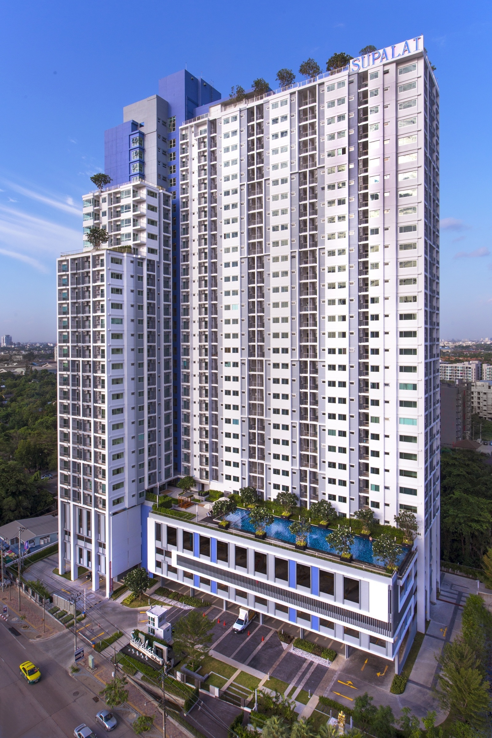 พระนั่งเกล้า3-รถไฟฟ้าสายสีม่วง b.jpeg